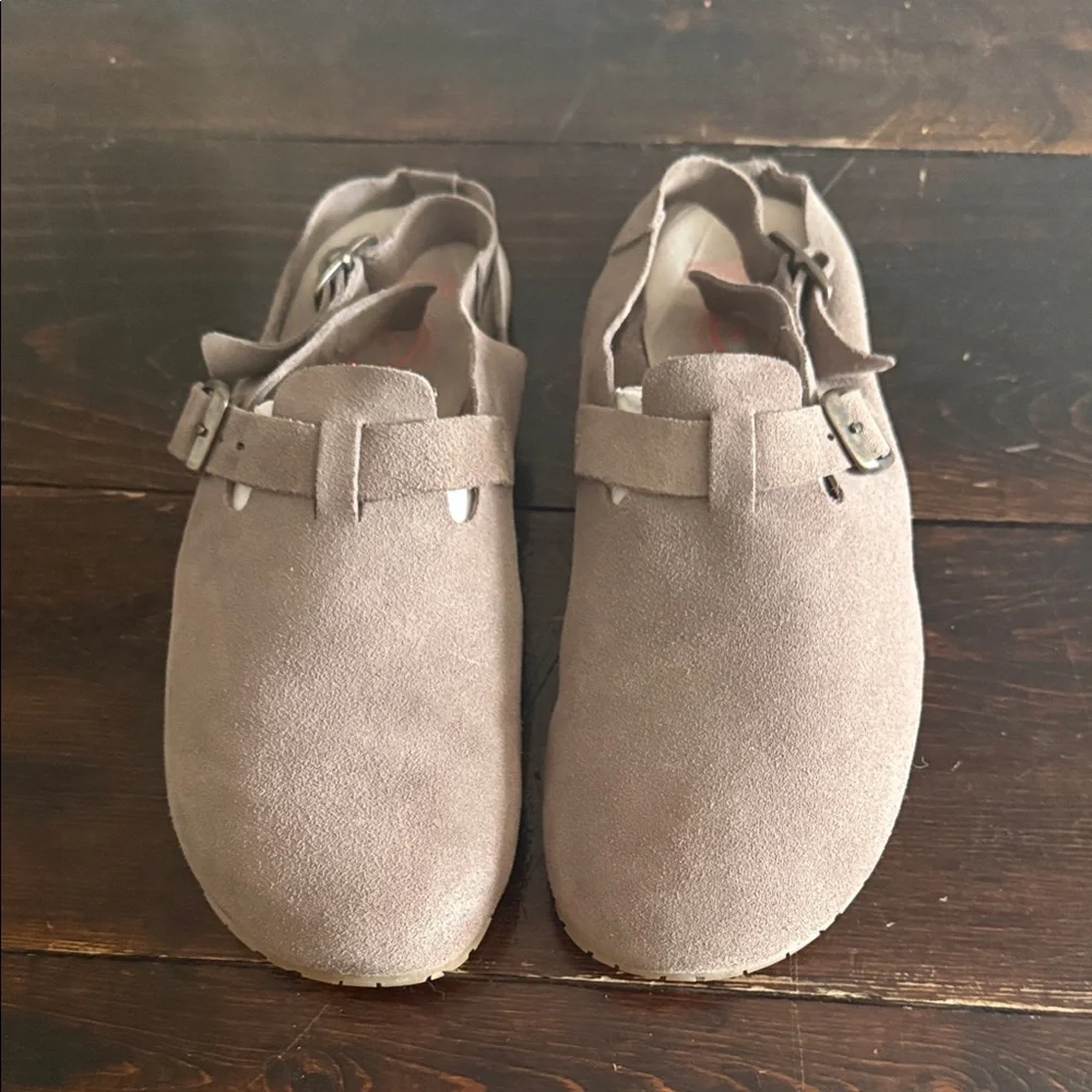 Mukishoes Barefoot Clogs - Picture 1 of 7